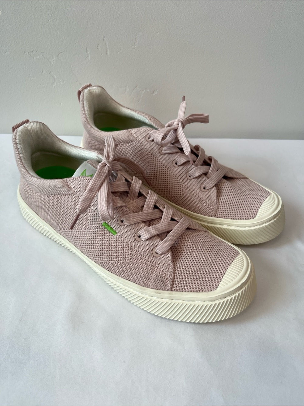 Cariuma Ibi Low Rose Knit Sneakers Pink Bamboo Comfort Shoes Womens 9 Mens 7.5